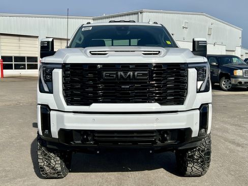 New 2026 GMC Sierra 3500 Denali w/ Denali Reserve Package image 2