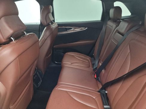 Used 2017 Lincoln MKX Reserve image 18