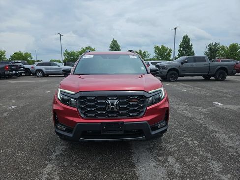 Used 2023 Honda Passport TrailSport image 2