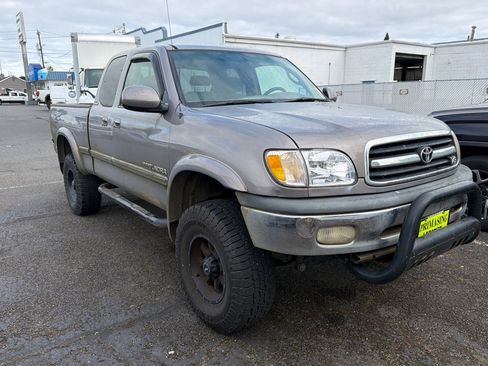 Used 2000 Toyota Tundra Limited AWD/4WD image 2