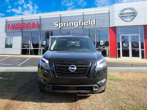 New 2025 Nissan Pathfinder SV image 2