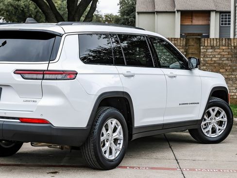 Used 2023 Jeep Grand Cherokee L Limited image 18