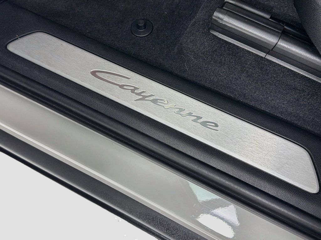 Certified 2026 Porsche Cayenne E-Hybrid AWD/4WD image 13