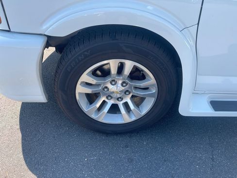 Used 2014 Chevrolet Express 1500 AWD image 16