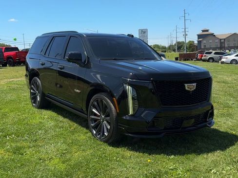Used 2025 Cadillac Escalade V w/ LPO, Floor Liner Package AWD/4WD image 9