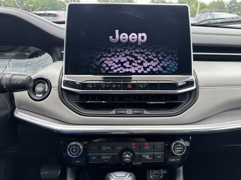 Used 2024 Jeep Compass Limited AWD/4WD image 12