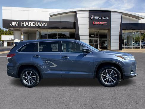 Used 2018 Toyota Highlander XLE image 8
