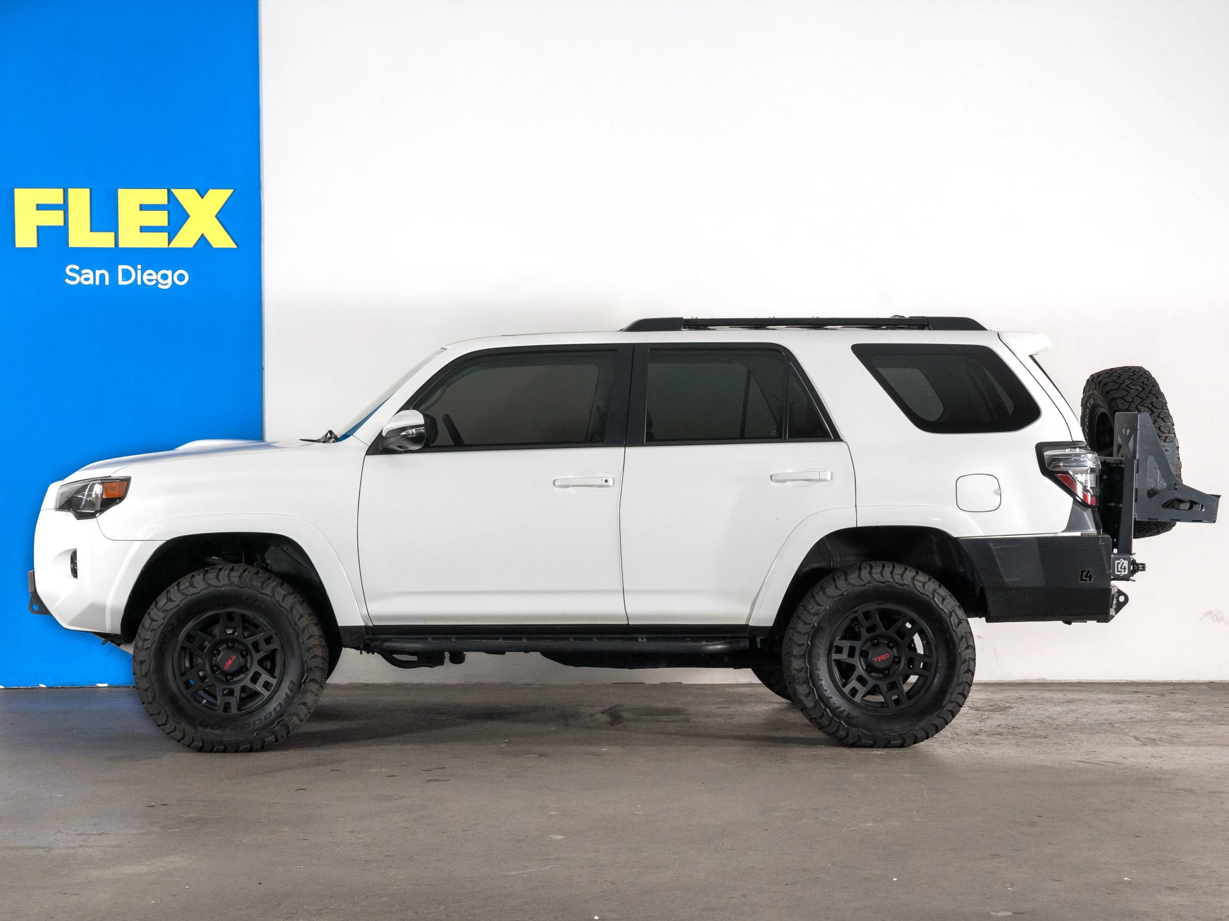 Used 2019 Toyota 4Runner TRD Off-Road Premium AWD/4WD image 2