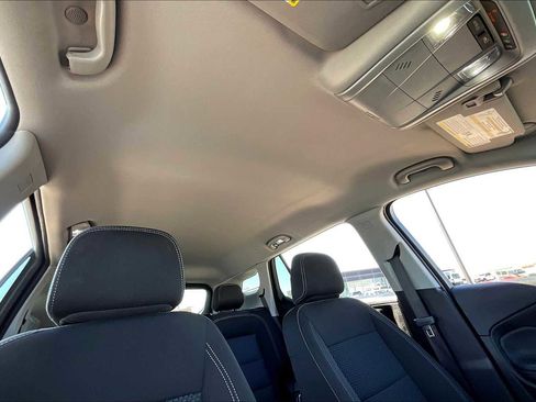 Used 2024 GMC Terrain SLE image 12