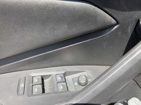 Used 2019 Volkswagen Jetta SE image 12