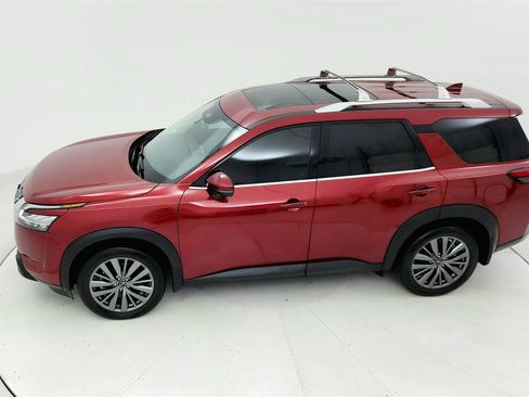 Used 2024 Nissan Pathfinder SL w/ SL Premium Package FWD image 14