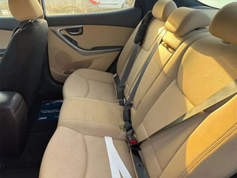 Used 2012 Hyundai Elantra GLS FWD image 11
