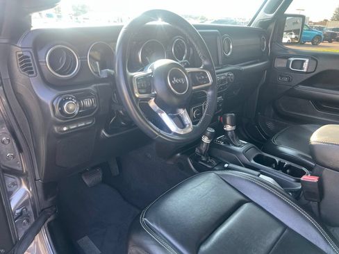 Used 2022 Jeep Wrangler Unlimited Sahara AWD/4WD image 29