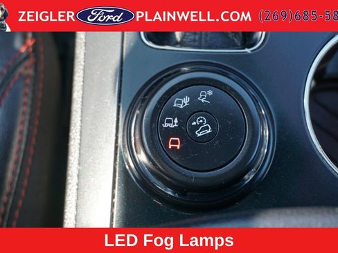 Used 2018 Ford Explorer XLT w/ Equipment Group 202A AWD/4WD image 27