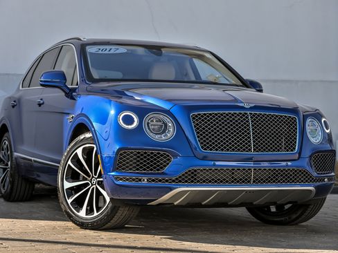 Used 2017 Bentley Bentayga image 1