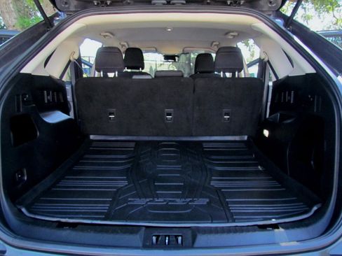 Used 2021 Ford Edge SE image 36