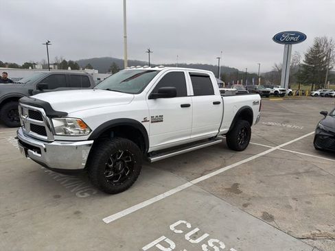 Used 2018 RAM 2500 Tradesman w/ Chrome Appearance Group image 2