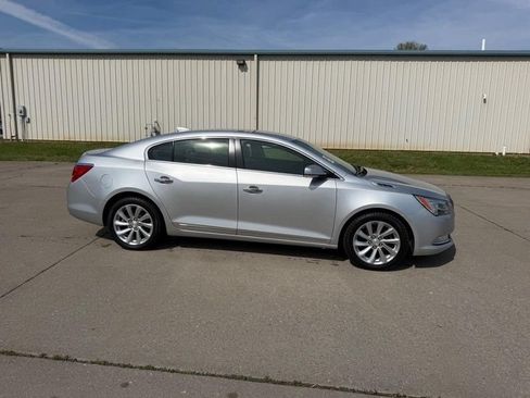 Used 2016 Buick LaCrosse Leather FWD image 2