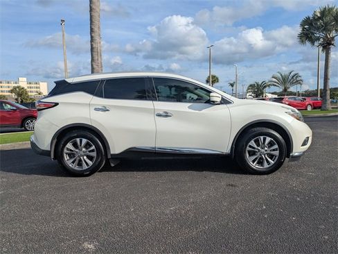 Used 2018 Nissan Murano SL w/ Moonroof Package image 3