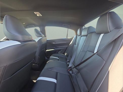 Used 2026 Toyota Camry SE w/ Convenience Package image 12