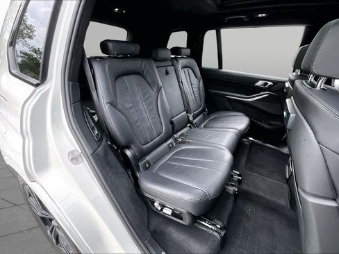 Used 2021 BMW X7 M50i w/ Executive Package AWD/4WD image 20
