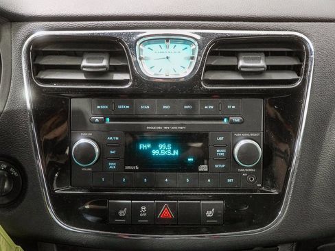 Used 2013 Chrysler 200 Limited image 23