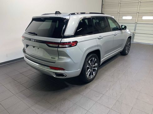 Used 2024 Jeep Grand Cherokee Overland w/ Luxury Tech Group IV image 3