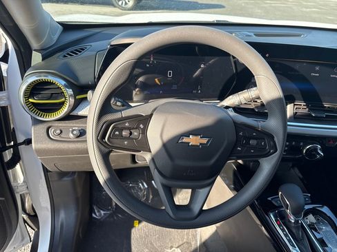 New 2026 Chevrolet Trax LT image 15