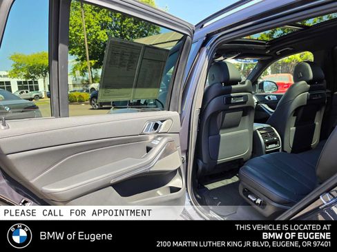 Used 2022 BMW X7 xDrive40i w/ M Sport Package AWD/4WD image 19