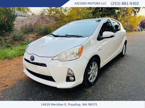 Used 2014 Toyota Prius C Four image 1