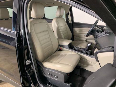 Used 2019 Ford Escape Titanium image 35