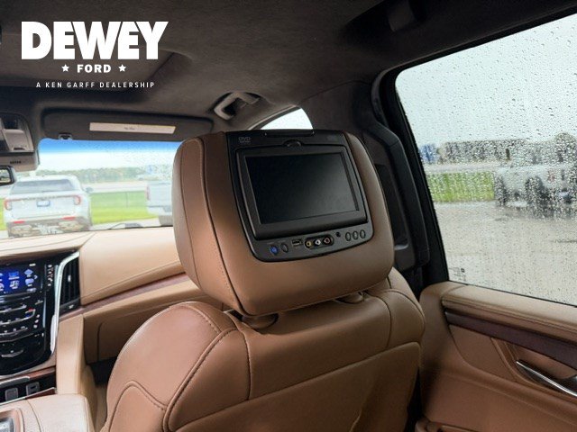 Used 2017 Cadillac Escalade Platinum AWD/4WD image 34