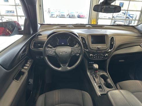 Used 2023 Chevrolet Equinox RS image 2