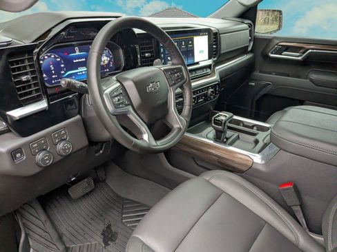 Used 2026 Chevrolet Silverado 1500 LT Trail Boss w/ LT Trail Boss Premium Package AWD/4WD image 6