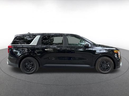 Used 2026 Kia Carnival FWD image 8