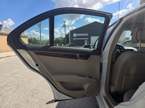 Used 2011 Mercedes-Benz C 300 Sedan image 6