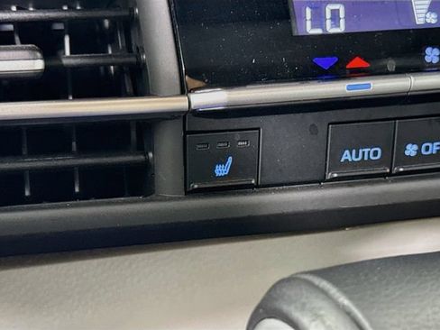 Certified 2024 Toyota Sienna XLE FWD image 21