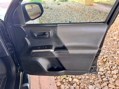 Used 2022 Toyota Tacoma SR5 RWD image 26