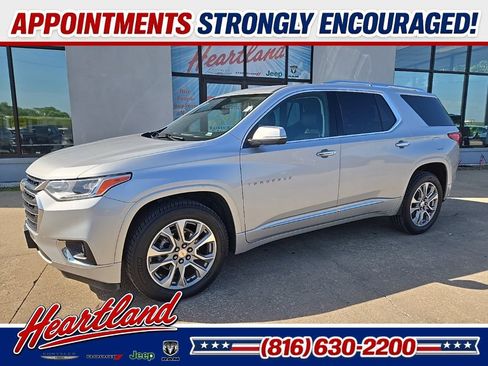Used 2021 Chevrolet Traverse Premier AWD/4WD image 3