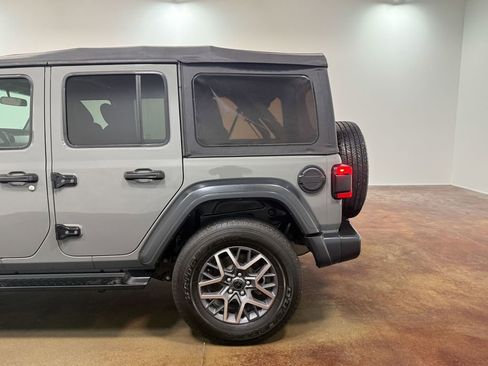 Used 2019 Jeep Wrangler Unlimited Sport S AWD/4WD image 36
