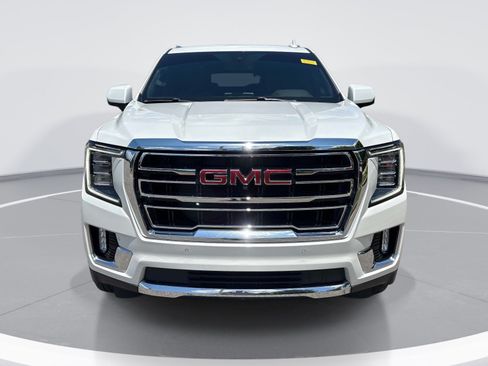 Used 2021 GMC Yukon XL SLT w/ Rear Media and Nav Package AWD/4WD image 2