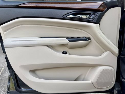 Used 2013 Cadillac SRX Luxury FWD image 22