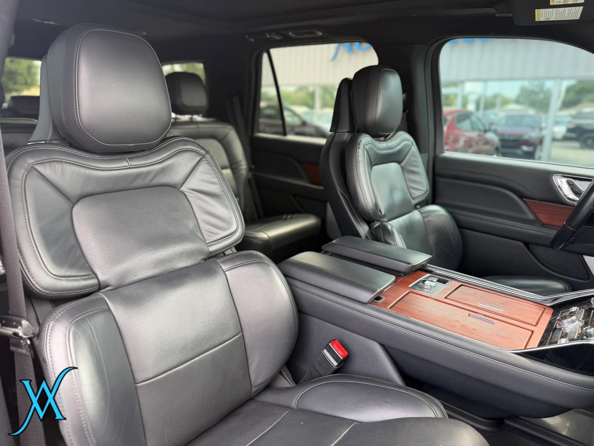 Used 2023 Lincoln Navigator Reserve AWD/4WD image 24
