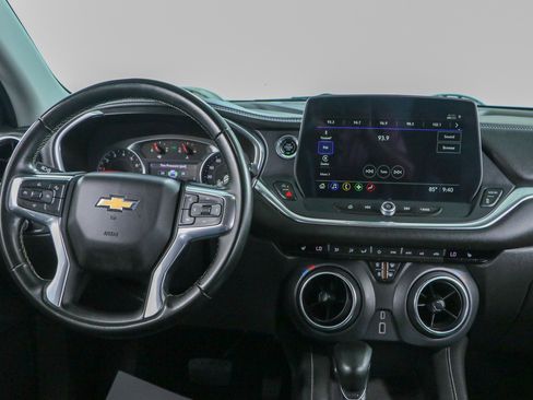 Used 2024 Chevrolet Blazer LT FWD image 17