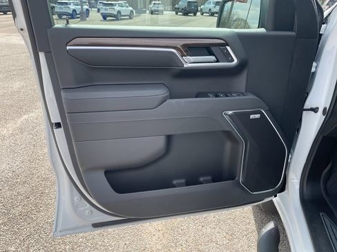 New 2026 Chevrolet Silverado 1500 RST w/ Redline Edition AWD/4WD image 18
