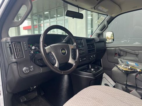 Used 2017 Chevrolet Express 3500 LT w/ LT Preferred Equipment Group image 13