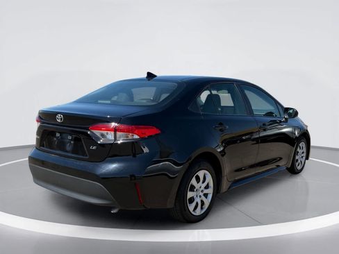 Used 2025 Toyota Corolla LE FWD image 4