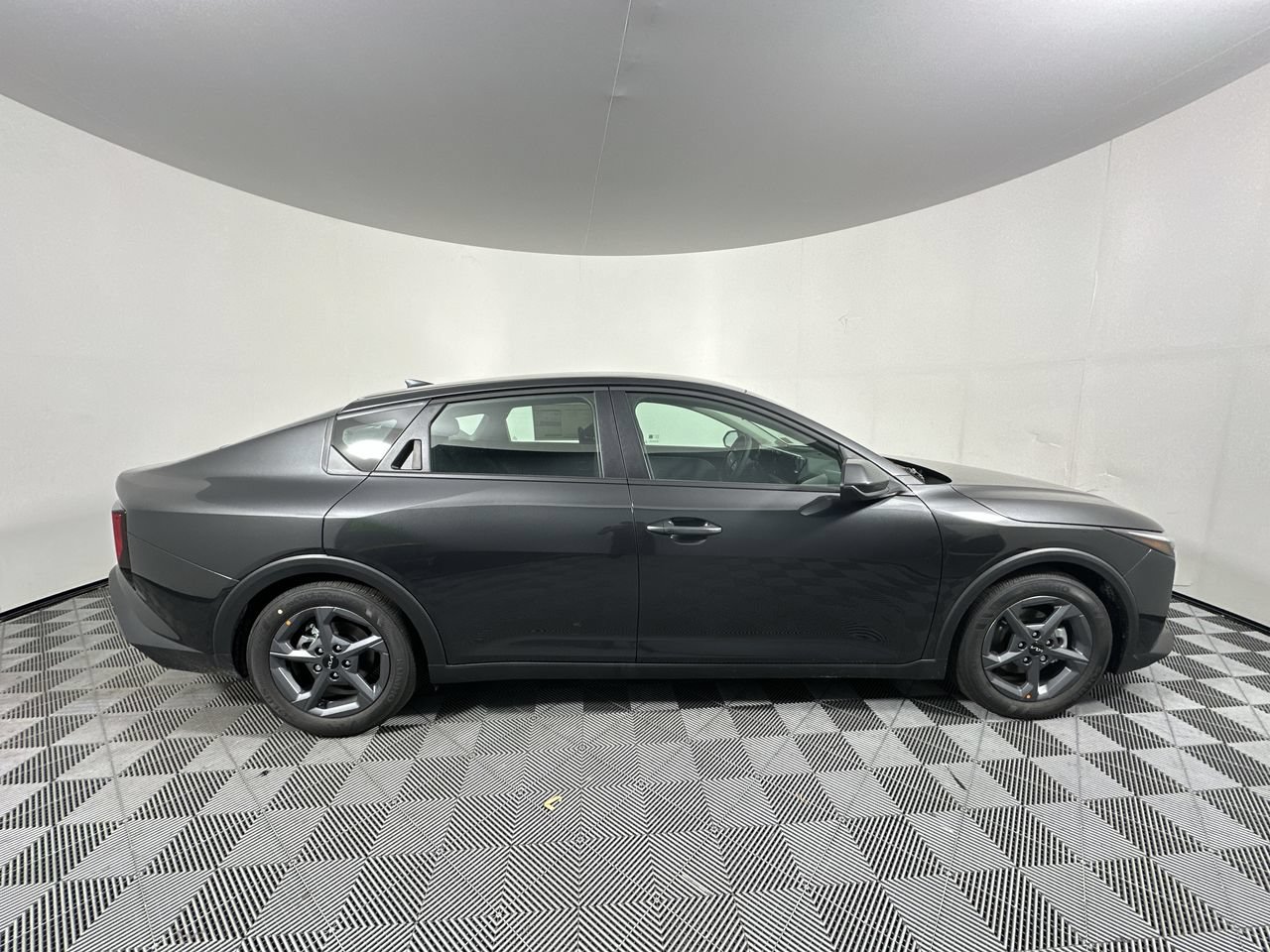 New 2027 Kia K4 FWD image 18