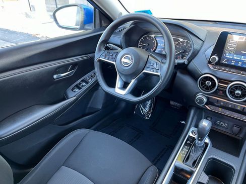 Used 2025 Nissan Sentra SV FWD image 30