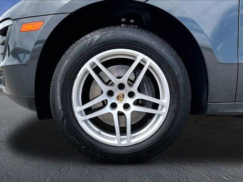 Used 2018 Porsche Macan AWD/4WD image 11